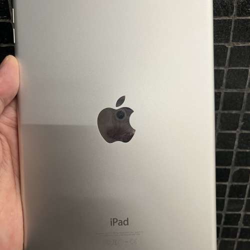 插卡版iPad Mini 4 128gb,極新，電池健康度100，Apple原裝官換機，所有正常！有套有...