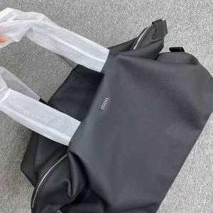 全新Zegna Raglen鹿皮旅行袋