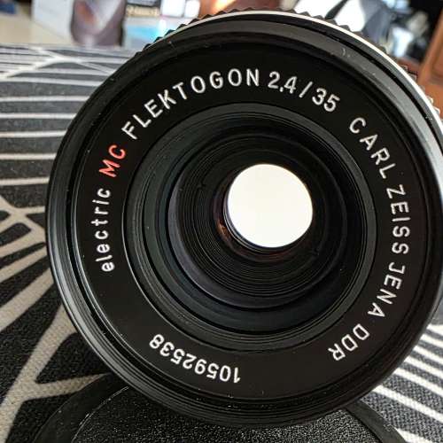 Carl Zeiss 35mm f2.4 Flektogon 红MC