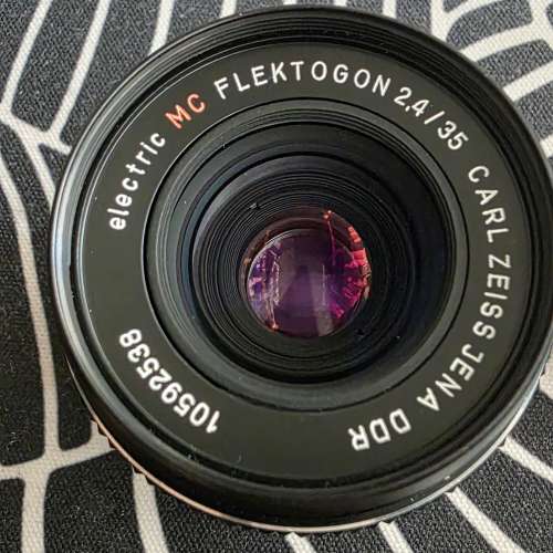 Carl Zeiss 35mm f2.4 Flektogon 红MC