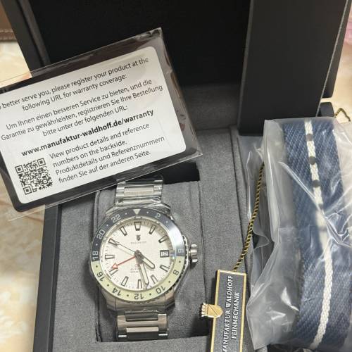 【全新未用品 Full Set】Waldhoff Atlas GMT Arctic 機械潛水錶 (藍黑圈/銀白面) ...