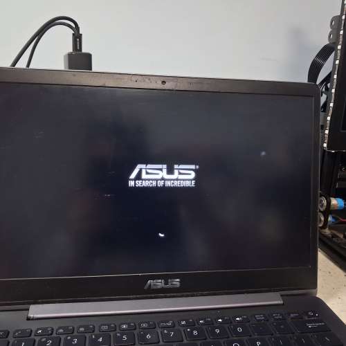 Asus UX331F 手提電腦（注意內容）