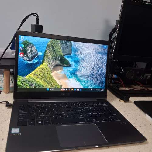 Asus UX331F 手提電腦（注意內容）