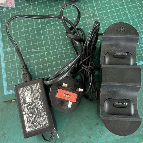 PS4 雙手制充電座 清屋出售 HK$60.00