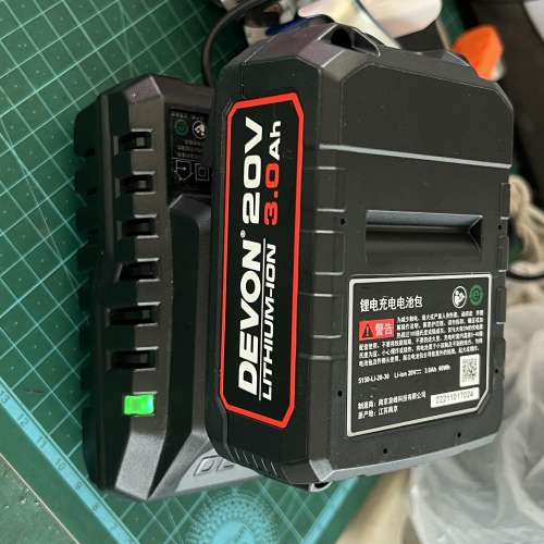 大有 DEVON 20V 3.0 AH電池 + 充電器 清屋出售 HK$180.00