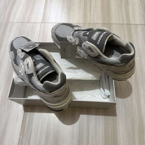 New Balance 992