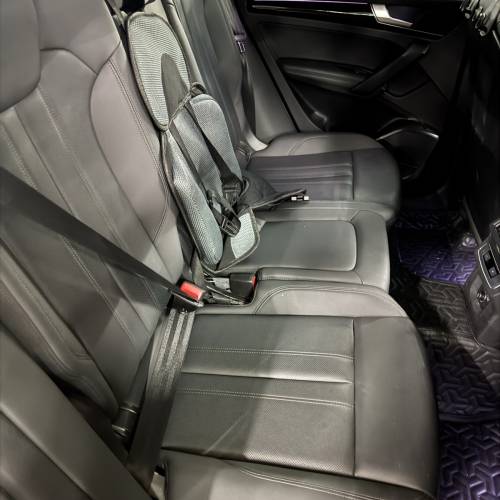 Audi Q5 spot back