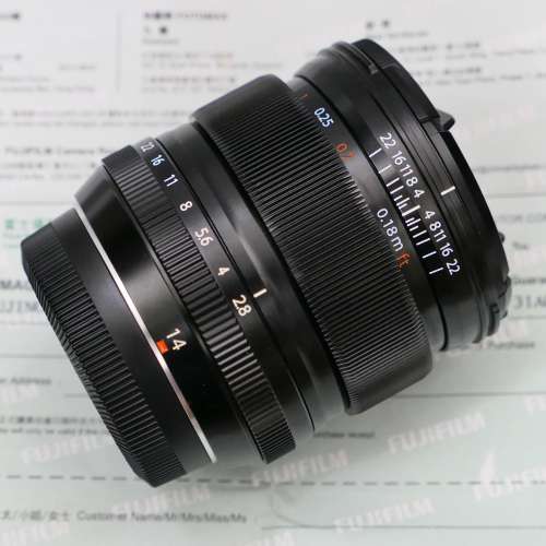 9成以上新 Fujifilm Fuji 14mm F2.8 X Mount 全新一手購入 遮光罩 原廠鏡頭蓋及底蓋...