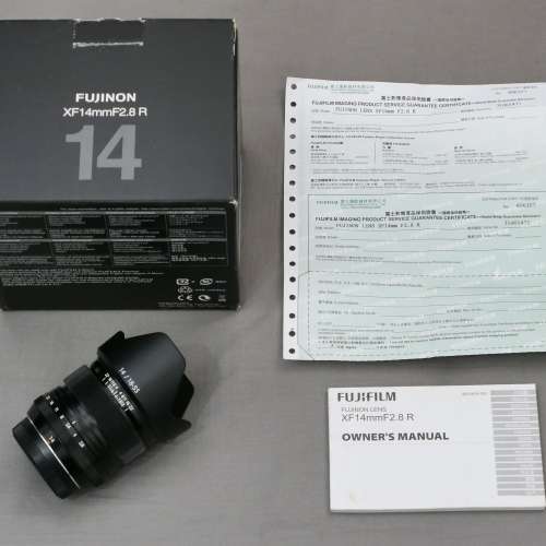 9成以上新 Fujifilm Fuji 14mm F2.8 X Mount 全新一手購入 遮光罩 原廠鏡頭蓋及底蓋...