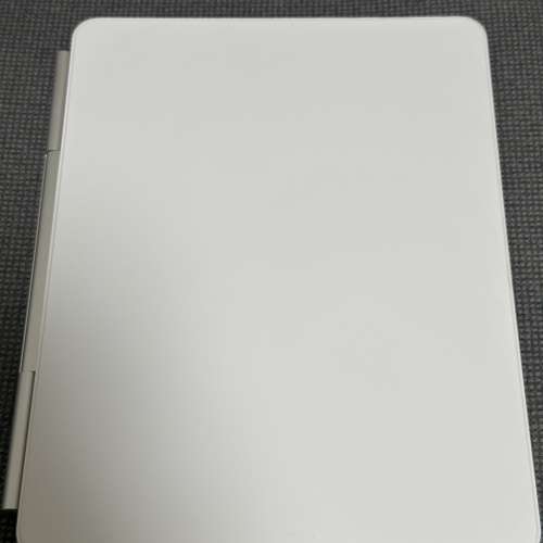 全新未開封iPad air m4 13inch, 1TB wifi銀色+白色Apple magic keyboard