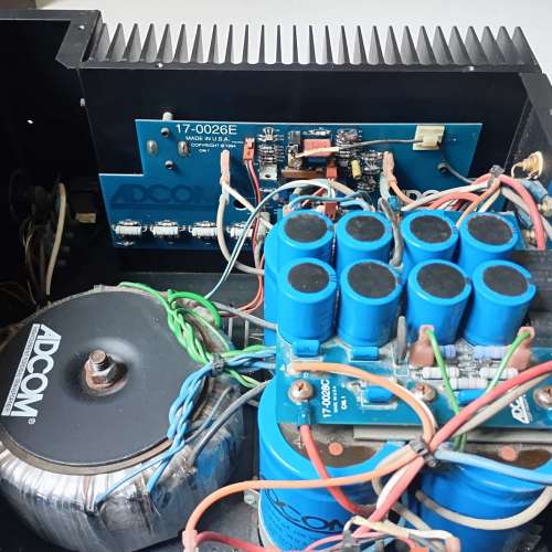 美國 Adcom 前級和 Nelson Pass 設計全 Power MOSFET Pass招牌後級