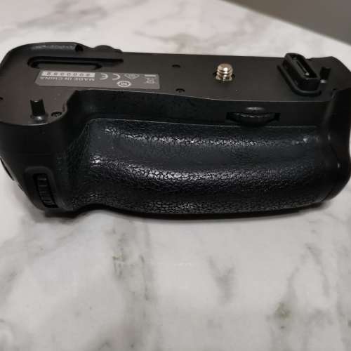 Nikon D-750 MB-D16 Power Battery Pack