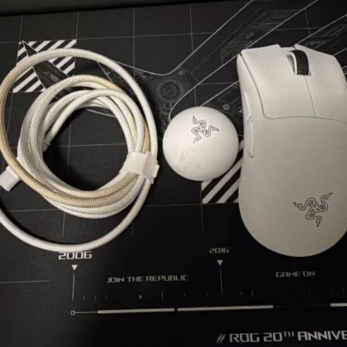 Razer DeathAdder V4 Pro 無線電競滑鼠 白色