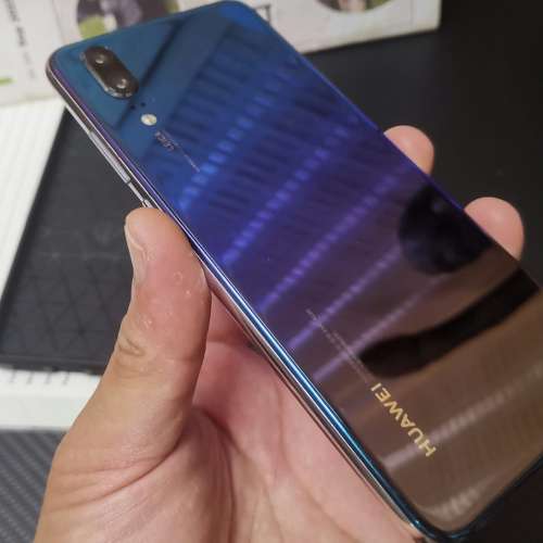 huawei華為p20 幻影藍國行版6GBram+128 原生安卓10系統 95%新