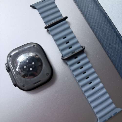 Apple Watch Ultra 3 49mm 黑色 配 藍色海洋錶帶