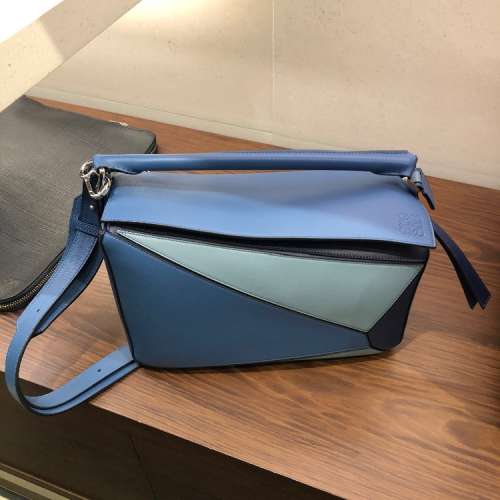 限量版全新未用過 Loewe Blue (中Size) Medium Puzzle Bag