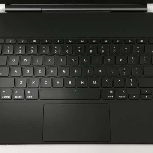 Apple Magic Keyboard For iPad Air M2/M3/M4 (11吋及13吋)