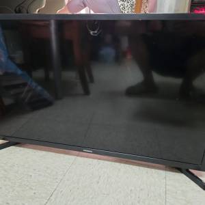 Samsung  32吋 智能電視已經裂mon,當零件  無搖控 ，無火牛 ， 型號 UA32T5300AJ