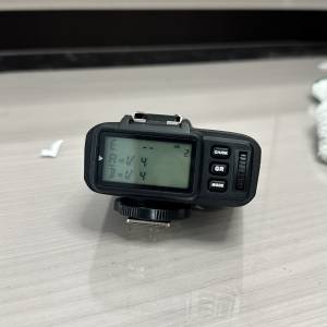 神牛閃光燈TT600, V860 各一支，加X1t遙控