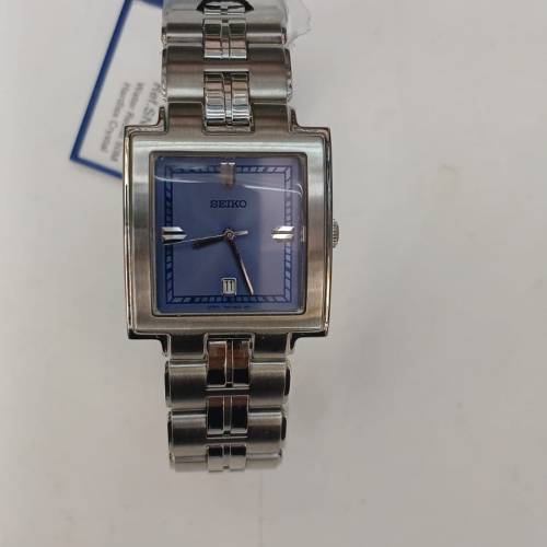 罕有全新日本製造Vintage 7N82-0AB0  Mid-Size Tank Quartz Watch w/Purple Dial