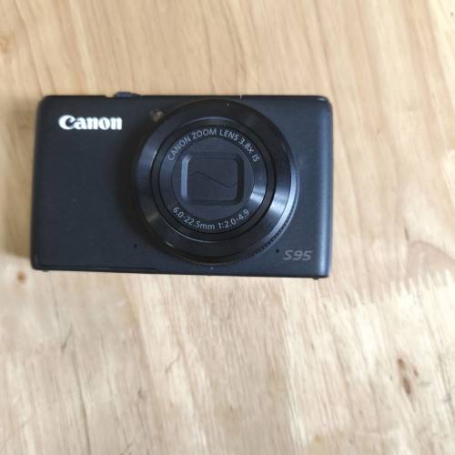 Canon S95