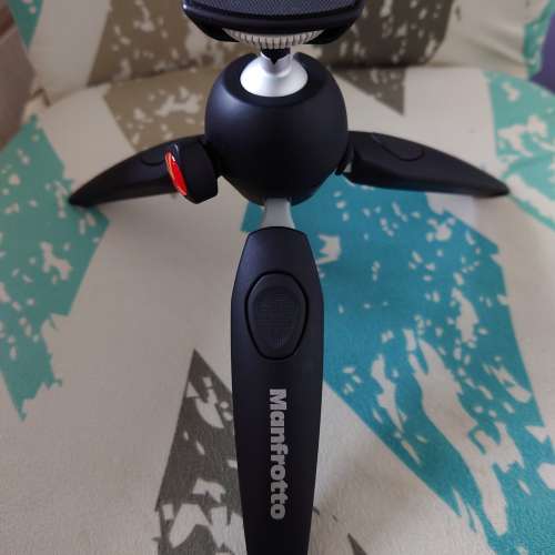 Manfrotto PIXI EVO Mini Tripod (MTPIXIEVO-BK / MTPIXIEVO-WH)