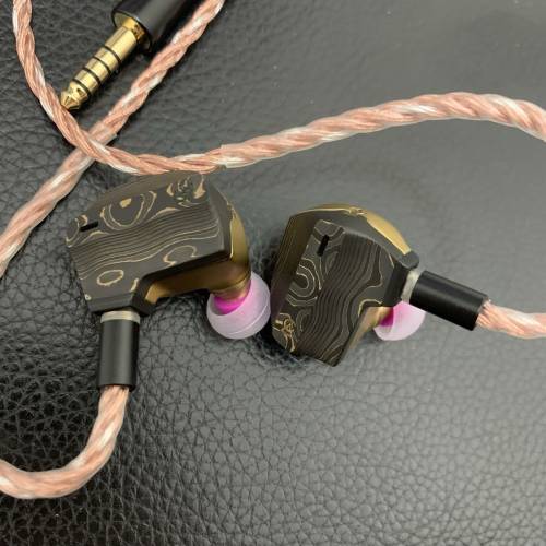 campfire chimera 入耳式耳機 金色
