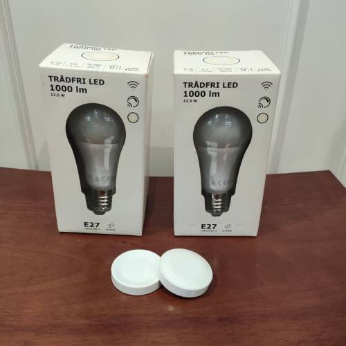 IKEA TR&Aring;DFRI 1000 流明 E27 規格的 LED 智能燈泡 兩個 
送 遙控器(有使用痕跡)  ...