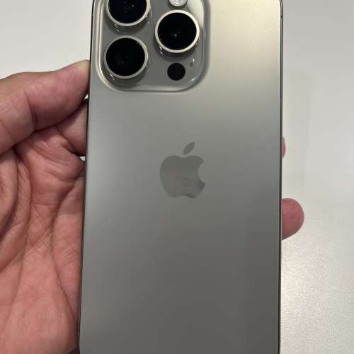 99新iPhone 15pro 256gb,完美冇花，冇維修過，所有原裝！