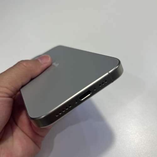 99新iPhone 15pro 256gb,完美冇花，冇維修過，所有原裝！