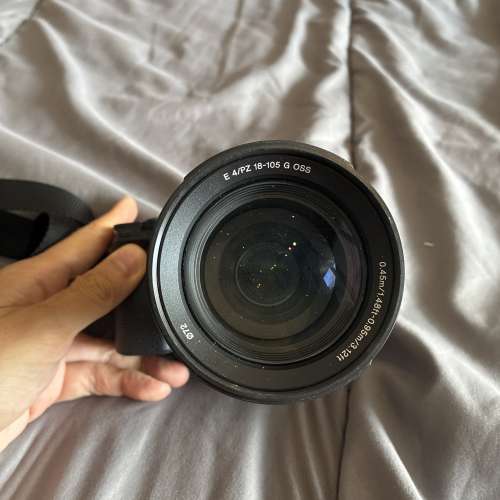 Sony E PZ 18-105mm f/4 G OSS lens