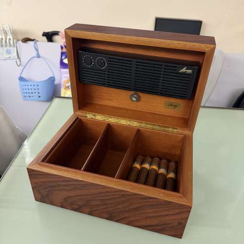 Davidoff 雪茄保濕盒