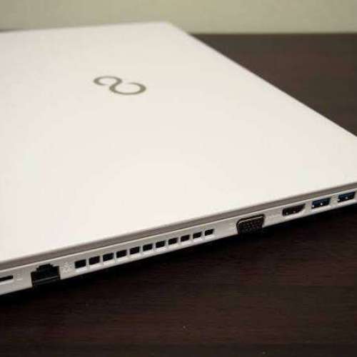 FUJITSU Ah555 特平手提電腦