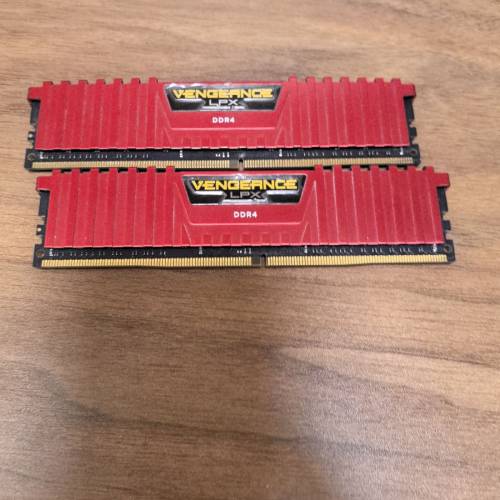 Corsair Vengeance DDR4-2400 8G x 2