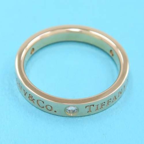 Tiffany＆Co 戒指

三鑽玫瑰金戒指