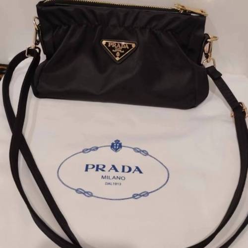 Prada 手袋仔