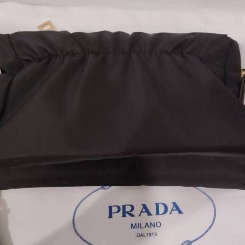 Prada 手袋仔