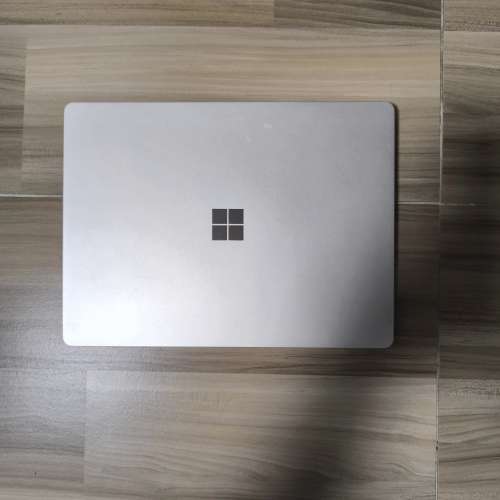 Microsoft surface laptop Go (12.4"/win11/i5 10th/8g ram/256gb ssd/office)