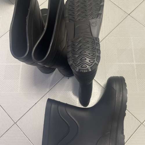全新水鞋2對 Size 41. 屯門良景邨自取。