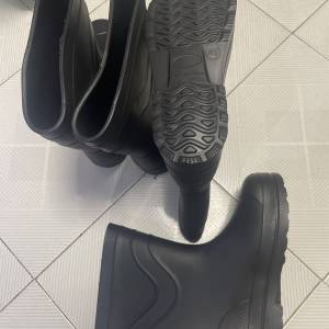 全新水鞋2對 Size 41. 屯門良景邨自取。