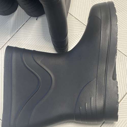 全新水鞋2對 Size 41. 屯門良景邨自取。
