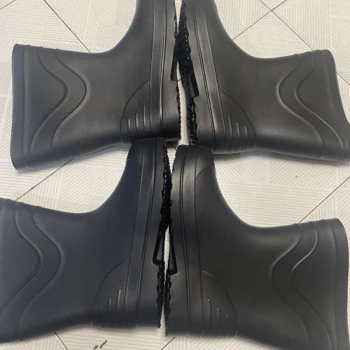 全新水鞋2對 Size 41. 屯門良景邨自取。