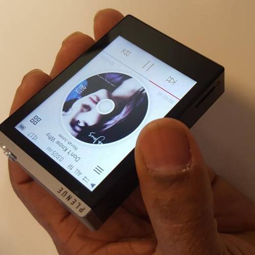 一代經典Cowon Plenue D （完美機身）淨機連皮套，可換成式新淨Md機或walkman