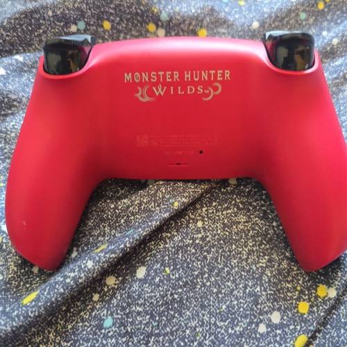 MH ps5 dual sense