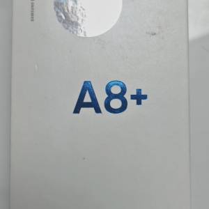 三星A8+