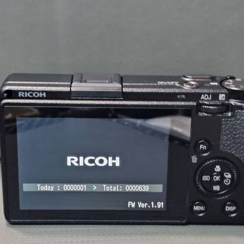 Ricoh GR3 GRiii not GR4 快門6xx