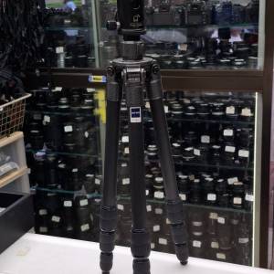Gitzo 碳纖維三腳 1128 mk2 搭配 Photo-Clam 雲台。