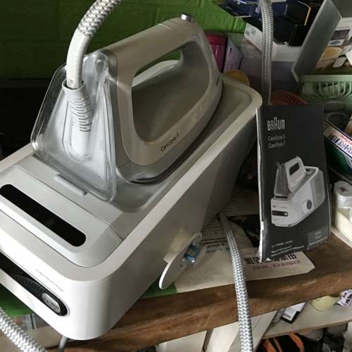 出售Braun CareStyle 5 蒸氣熨斗連底座