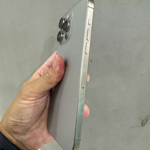 iPhone 15pro max256gb,港行極新，電池85！