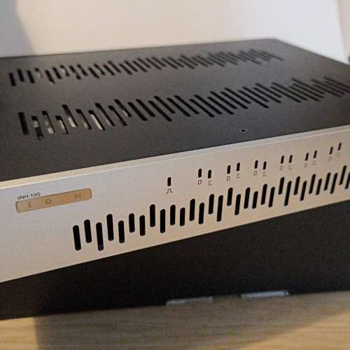 Sotm SNH-10G Network Switch 銀色基本版本